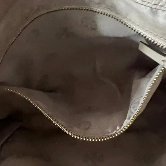 Tory Burch pebbled  Leather Bag - Picture 6 of 10